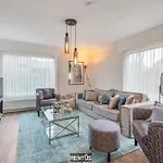 Zee En - With Garden And Parking *