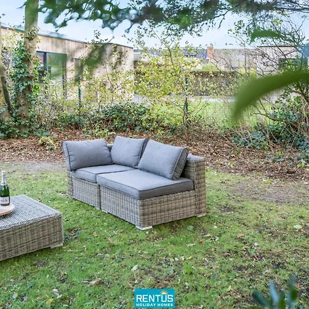 Zee En - With Garden And Parking Дом отдыха *